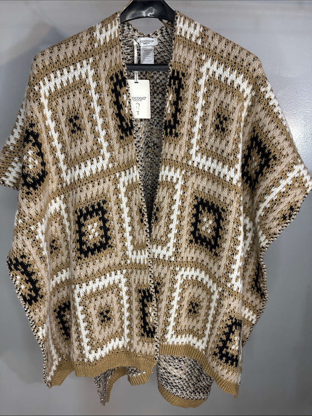 Cocogio Beige & White Geometric Knit Sweater Poncho